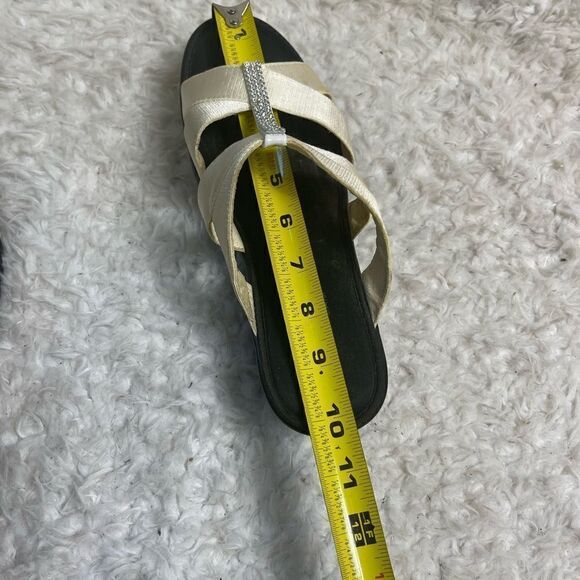 Skechers Fabric Beige Satin slip on wedge Straps Sandals Rhinestones accent SZ9 - Picture 10 of 10